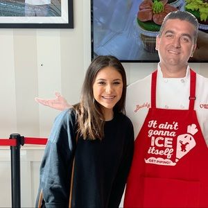 Meet your Posher, Mia